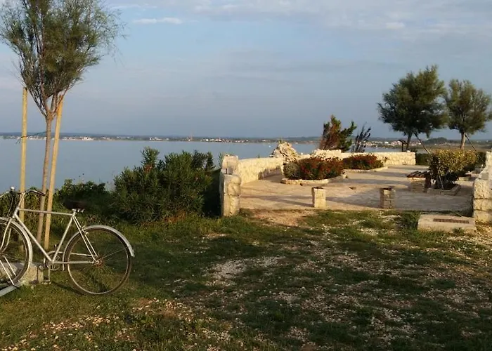 In Sabunike Mit Terrasse, Klimaanlage, W-lan * Privlaka (Zadar)