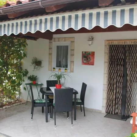 Apartmán In Sabunike Mit Terrasse, Klimaanlage, W-lan *
